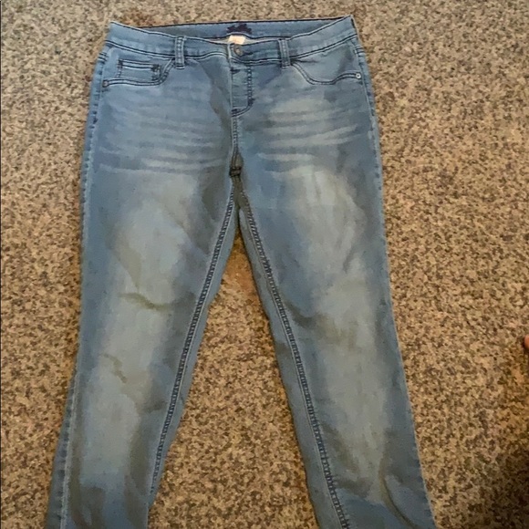 Jeans - Picture 1 of 2